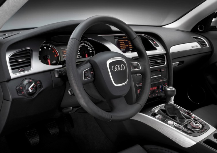  quality and flawless functionality: the interior of the Audi A4 allroad 